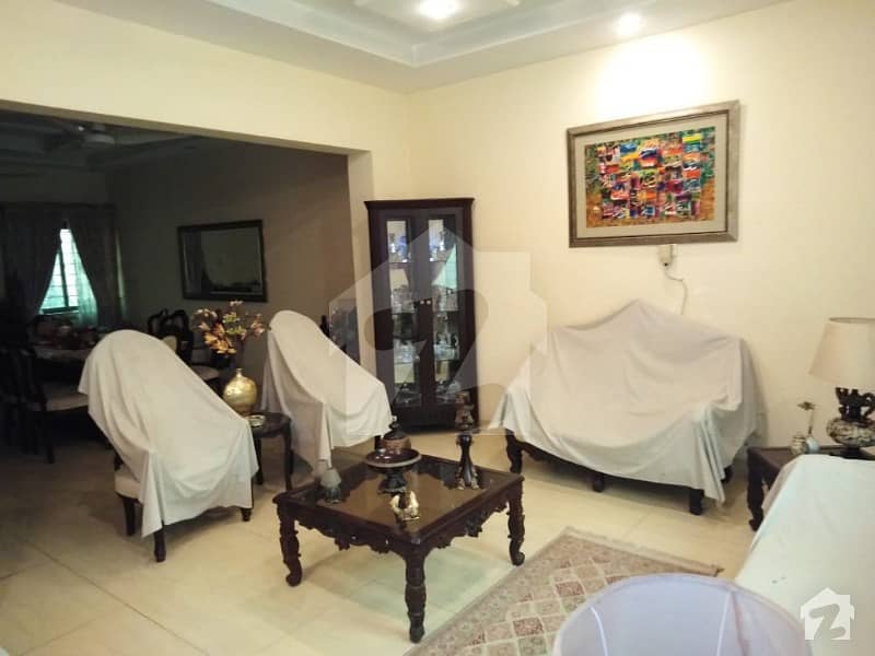 گلبرگ 3 - بلاک جے گلبرگ 3 گلبرگ لاہور میں 7 کمروں کا 1.2 کنال مکان 2.5 لاکھ میں کرایہ پر دستیاب ہے۔