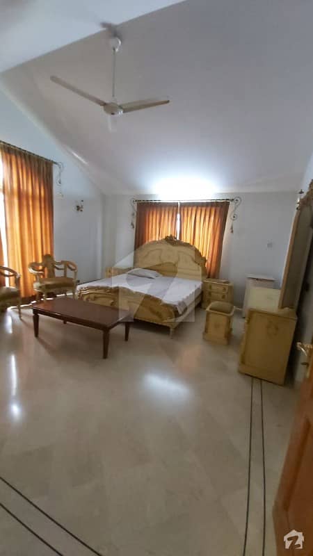ڈی ایچ اے فیز 4 ڈی ایچ اے کراچی میں 4 کمروں کا 10 مرلہ مکان 5.55 کروڑ میں برائے فروخت۔