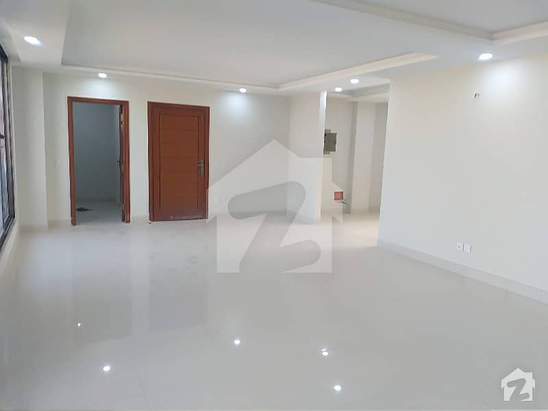 1800 square feet brand new 2bed apartment available on rent