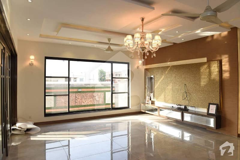 ڈی ایچ اے فیز 7 ڈیفنس (ڈی ایچ اے) لاہور میں 5 کمروں کا 1 کنال مکان 3.8 کروڑ میں برائے فروخت۔