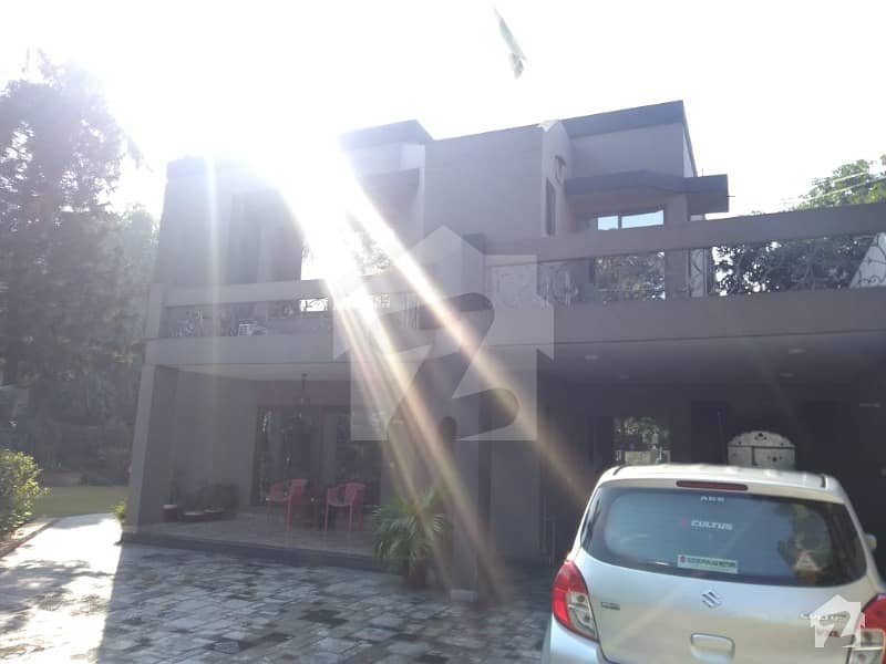 ٹاؤن شپ لاہور میں 6 کمروں کا 2 کنال مکان 6.75 کروڑ میں برائے فروخت۔