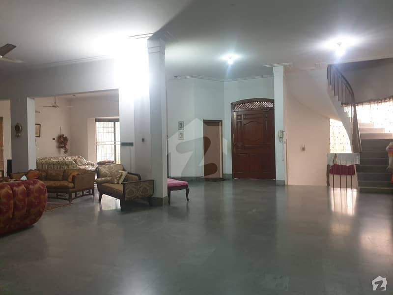ریوینیو سوسائٹی لاہور میں 4 کمروں کا 1.75 کنال مکان 4.5 کروڑ میں برائے فروخت۔