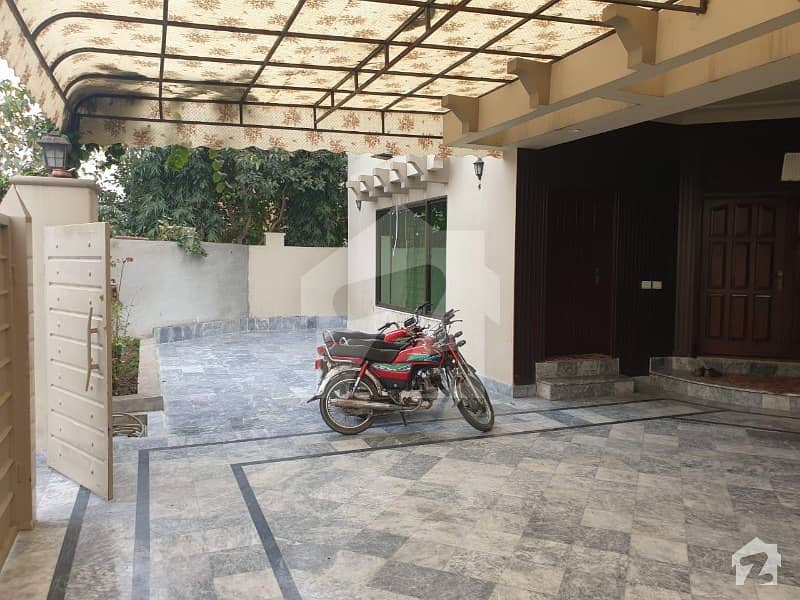 1 KANAL HOUSE AVAILABLE FOR SALE