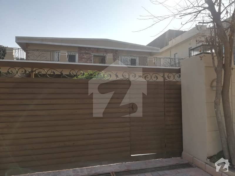 F7 Excellent Newly Renovated 4 Bed Room  Best For Residence