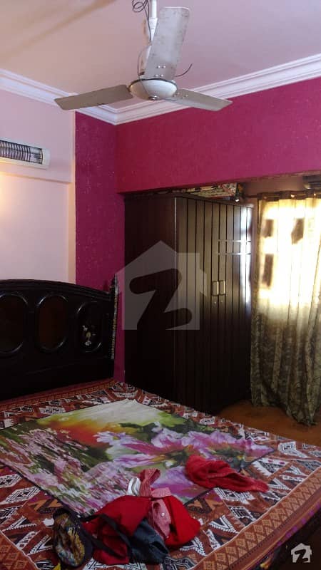 کلفٹن ۔ بلاک 2 کلفٹن کراچی میں 3 کمروں کا 7 مرلہ فلیٹ 1.2 کروڑ میں برائے فروخت۔