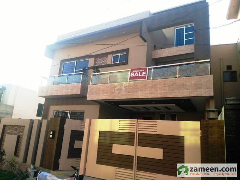10. 5 Marla Awesome Brand New Double Unit Bungalow For Sale In Nasheman E Iqbal