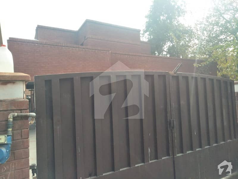 گلبرگ 2 گلبرگ لاہور میں 5 کمروں کا 1 کنال مکان 2.65 لاکھ میں کرایہ پر دستیاب ہے۔