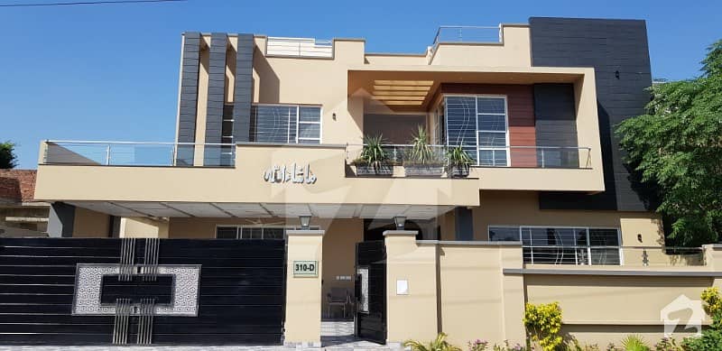 Lahore Pak Offer Double Unit Beautiful House Fasad Elegant Modern Design Villa 4 Khichan  2 Store  1 Servant Room  Located In Finest Location Of Opf Lahore 20 Marla House Located On 40 Feet Road One Minute Walking Distance From Main Park  White And Brigh