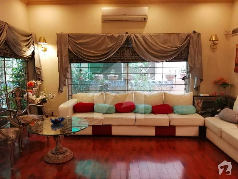 ڈی ایچ اے فیز 6 - بلاک سی فیز 6 ڈیفنس (ڈی ایچ اے) لاہور میں 5 کمروں کا 1 کنال مکان 3.85 کروڑ میں برائے فروخت۔