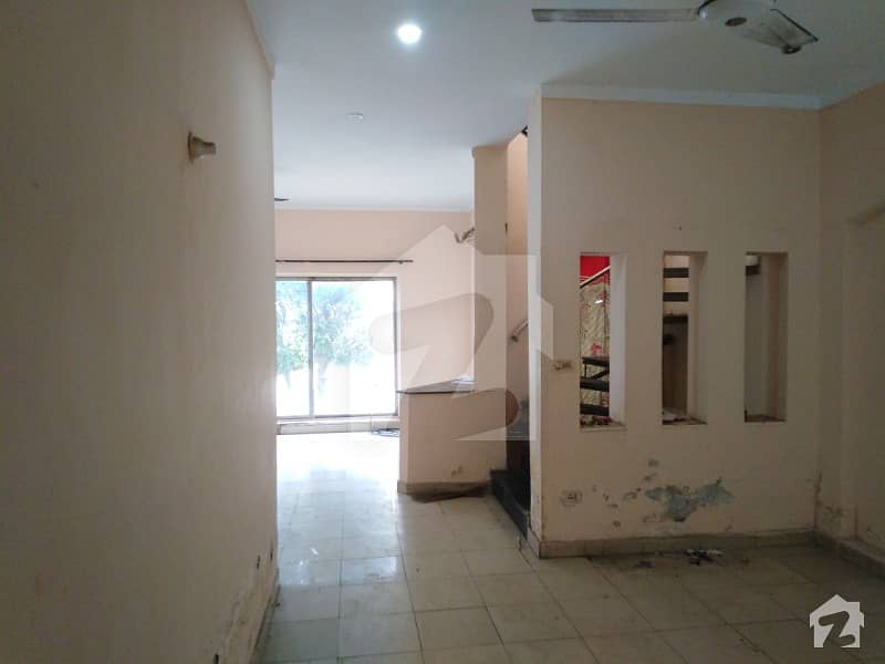 بحریہ ٹاؤن سیکٹر B بحریہ ٹاؤن لاہور میں 3 کمروں کا 5 مرلہ مکان 83 لاکھ میں برائے فروخت۔