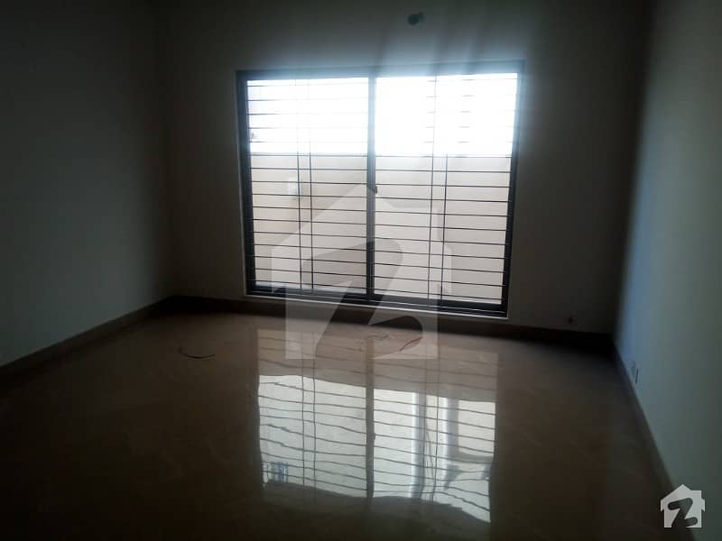 one kanal out class house for rent