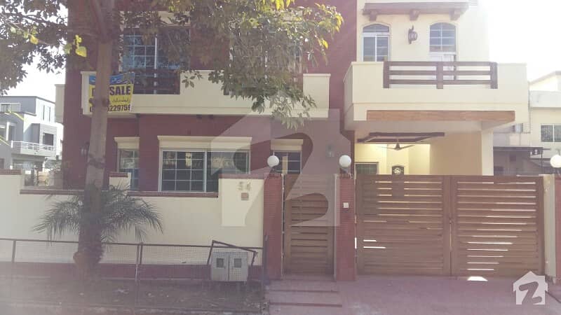 E-11 Corner 10 Marla House Available For Sale
