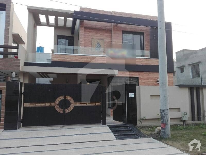پیراگون سٹی ۔ وُوڈز بلاک پیراگون سٹی لاہور میں 5 کمروں کا 10 مرلہ مکان 2.25 کروڑ میں برائے فروخت۔