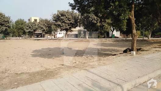 10 MARLA VERY GOOD LOCATION PLOT NEAR PARK MASJID AND MARKET FOR SALE 10 MARLA VERY GOOD LOCATION PLOT NEAR PARK MASJID AND MARKET FOR SALE