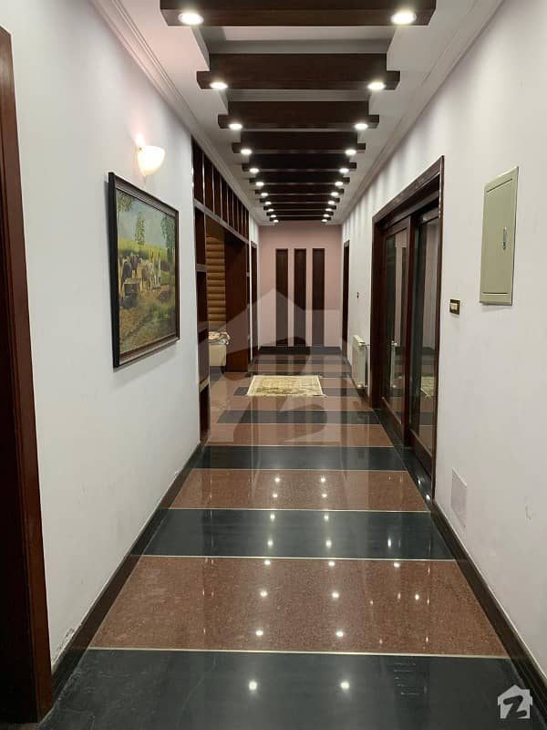 ڈی ایچ اے ڈیفینس لاہور میں 5 کمروں کا 1 کنال مکان 2.1 لاکھ میں کرایہ پر دستیاب ہے۔
