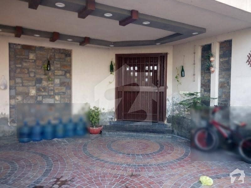 1 Kanal Well Maintained House Is Available For Sale