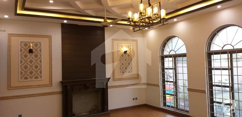 گارڈن ٹاؤن - احمد بلاک گارڈن ٹاؤن لاہور میں 6 کمروں کا 2 کنال مکان 16 کروڑ میں برائے فروخت۔