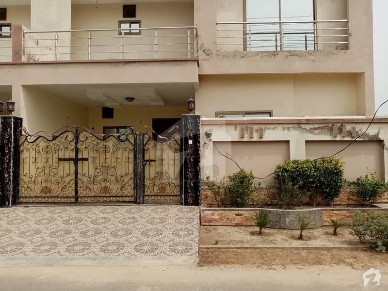 Here Is A Good Opportunity To Live In A Well-Built House At Khayaban E Manzoor Jaranwala Road