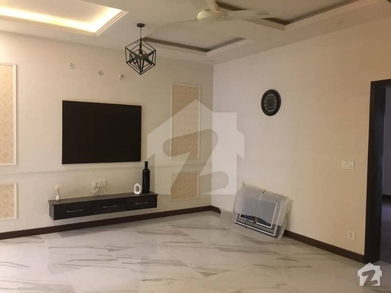 ڈی ایچ اے فیز 6 - بلاک بی فیز 6 ڈیفنس (ڈی ایچ اے) لاہور میں 5 کمروں کا 1 کنال مکان 5.4 کروڑ میں برائے فروخت۔