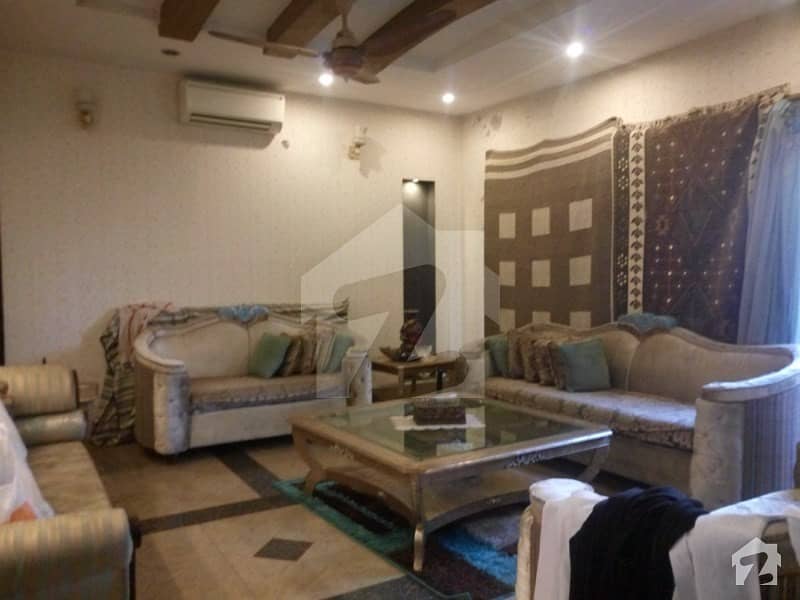 ماڈل ٹاؤن ۔ بلاک ایف ماڈل ٹاؤن لاہور میں 5 کمروں کا 1 کنال مکان 5.5 کروڑ میں برائے فروخت۔