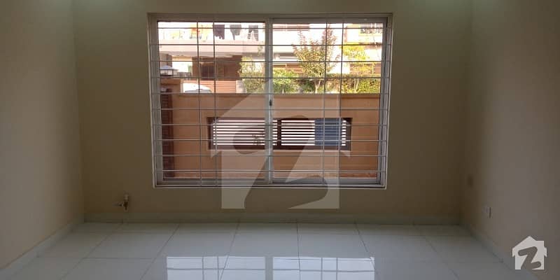 10 Marla Brand New House For Sale Bahria Town Phase 3