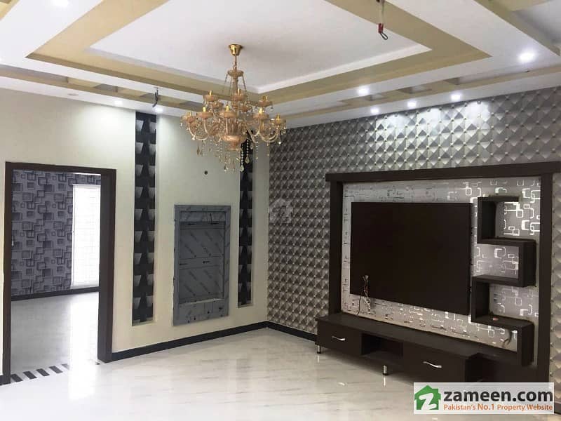 10 Marla Brand New House In Gulshan E Lahore