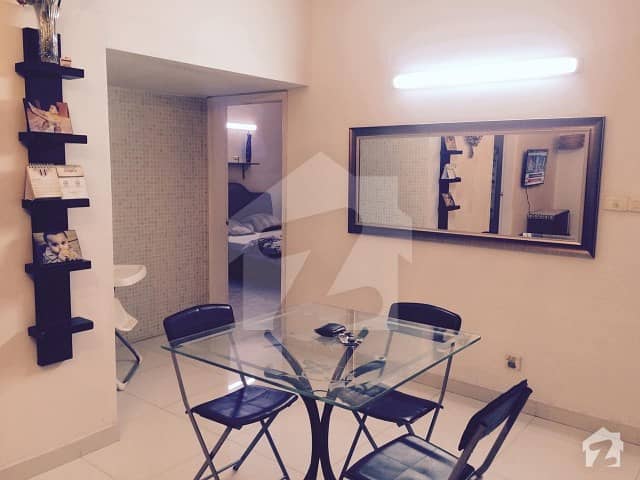 کلفٹن ۔ بلاک 2 کلفٹن کراچی میں 3 کمروں کا 8 مرلہ فلیٹ 1.6 کروڑ میں برائے فروخت۔
