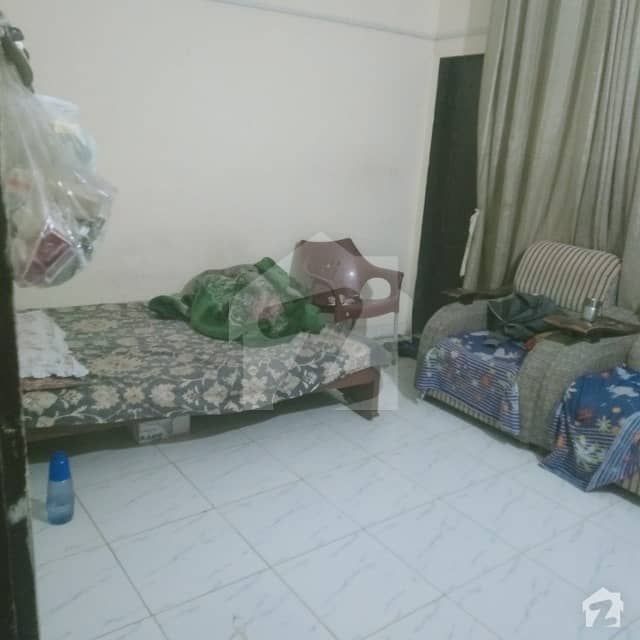 گولڈن ٹاؤن ملیر کراچی میں 2 کمروں کا 2 مرلہ فلیٹ 30 لاکھ میں برائے فروخت۔