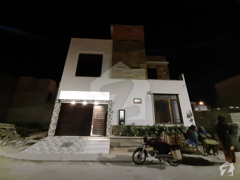 ڈی ایچ اے فیز 8 ڈی ایچ اے کراچی میں 4 کمروں کا 7 مرلہ مکان 5.8 کروڑ میں برائے فروخت۔