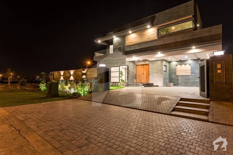 Specially Build Kanal Mazher Munir Design House Facing Park Nearby Golf Course