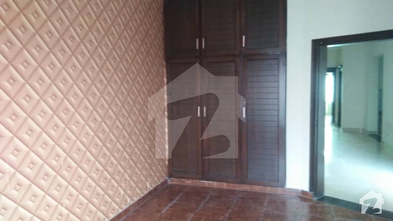 A BEAUTIFUL UPPER PORTION AVAILABLE FOR RENT IN KAMRAN BLOCK