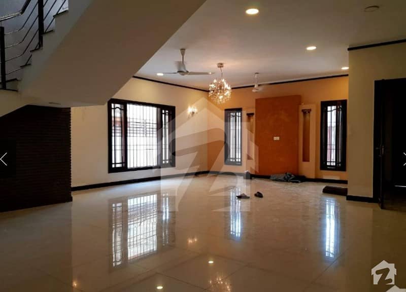 2000 Yard 15 Rooms House On 60 Feet Wide Road Is Available On Rent