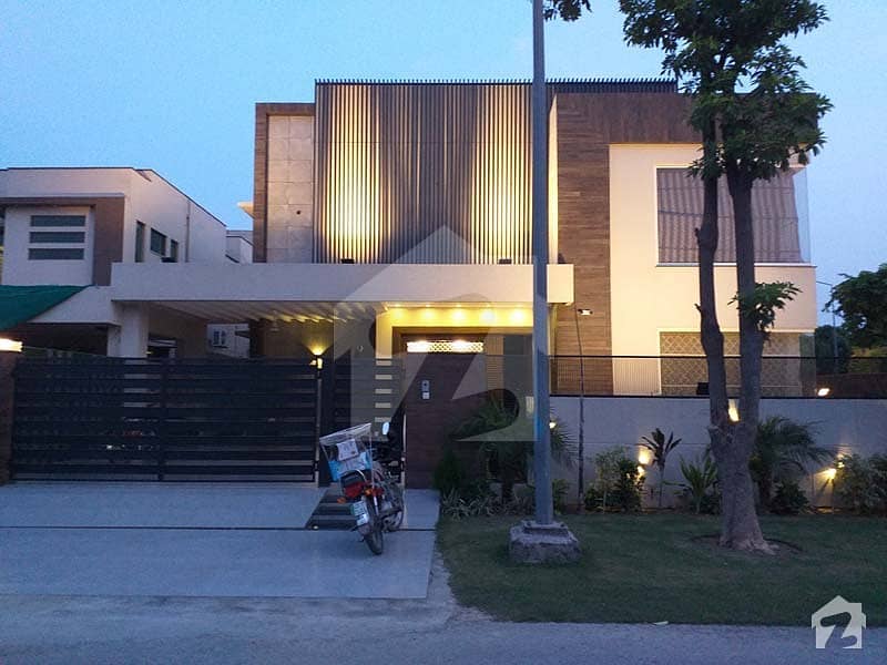 ڈی ایچ اے فیز 5 ڈیفنس (ڈی ایچ اے) لاہور میں 5 کمروں کا 1.05 کنال مکان 9.1 کروڑ میں برائے فروخت۔