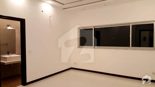 10 Marla Outclass 4 Bed Double Story House In Nfc Society Near Wapda Town