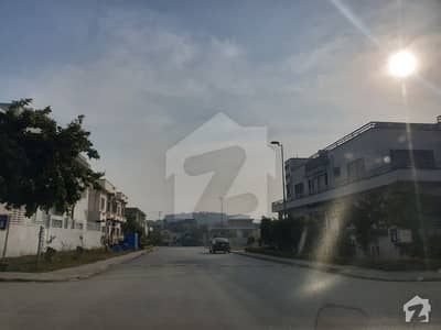Top Location Street 7 South Facing Exclusive Plot Top Location Street 7 South Facing Exclusive Plot