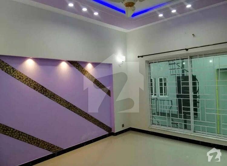 1 Kanal Upper Portion Available For Rent