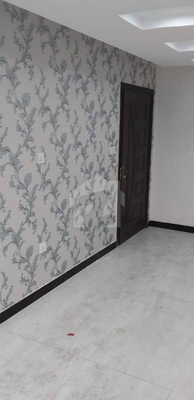 535 SQ FT FLAT FOR SALE IN SECTOR D BLOCK BAHRIA TOWN LAHORE