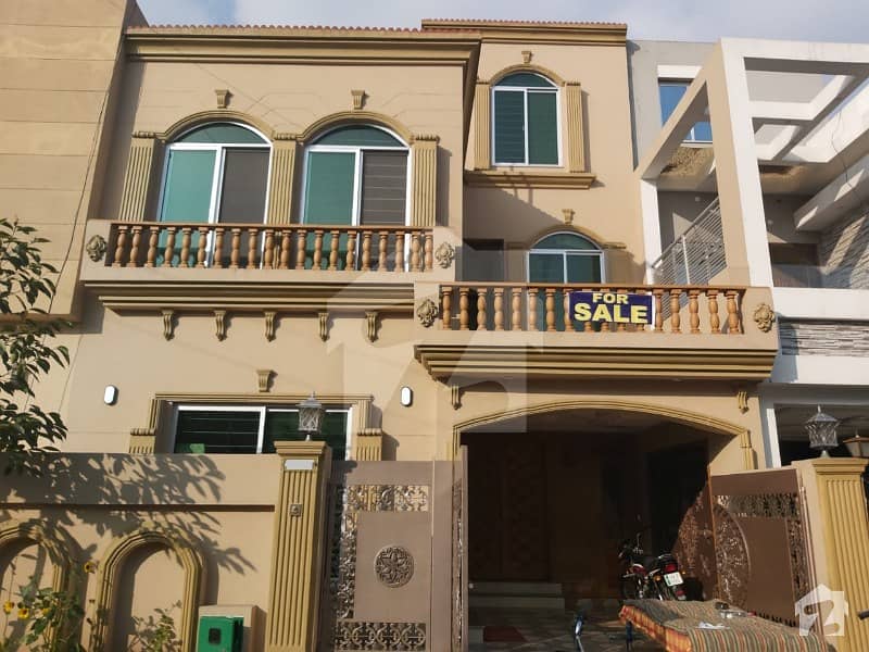5 Marla Beautiful Brand New  House For Sale In CC block  Block Bahria Town Lahore