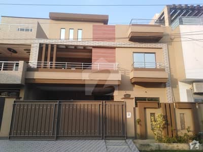 پی جی ای سی ایچ ایس فیز 2 پنجاب گورنمنٹ ایمپلائیز سوسائٹی لاہور میں 5 کمروں کا 10 مرلہ مکان 2.25 کروڑ میں برائے فروخت۔ پی جی ای سی ایچ ایس فیز 2 پنجاب گورنمنٹ ایمپلائیز سوسائٹی لاہور میں 5 کمروں کا 10 مرلہ مکان 2.25 کروڑ میں برائے فروخت۔