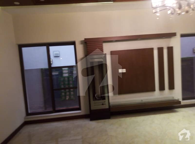 10 Marla Beautiful Owner Built House For Sale In Tipu Sultan Block Bahria Town