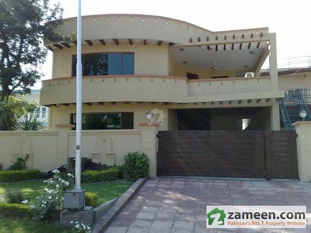 Double Story House Available For Rent In Media Town