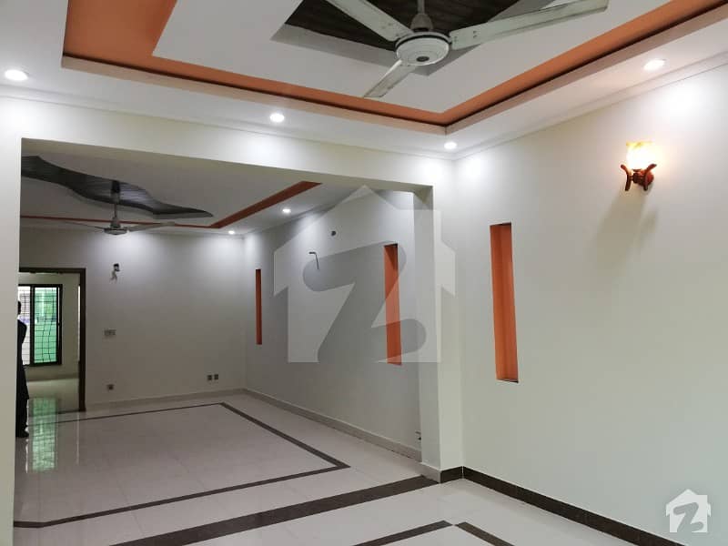 8 Marla New House Is Available For Rent In Bahria Town Lahore