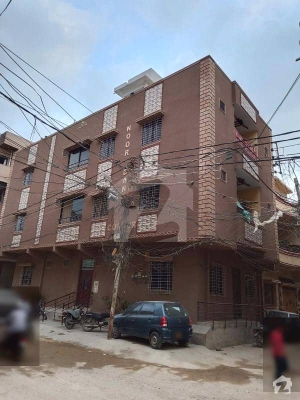 گلبرگ ٹاؤن کراچی میں 4 کمروں کا 6 مرلہ بالائی پورشن 92 لاکھ میں برائے فروخت۔
