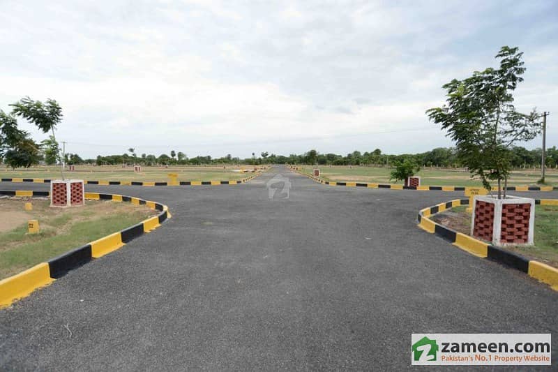 Beautiful location plot for sale in Police foundation O-9 Islamabad