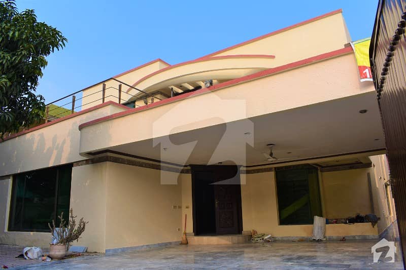 20 Marla Elegant House Located At Excellent Location Must Once Visit
