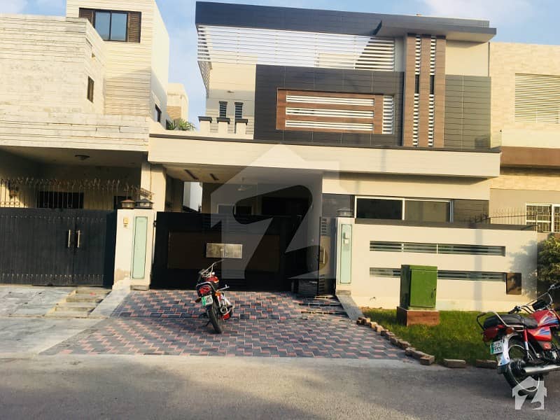 ڈی ایچ اے فیز 6 ڈیفنس (ڈی ایچ اے) لاہور میں 4 کمروں کا 7 مرلہ مکان 1.99 کروڑ میں برائے فروخت۔