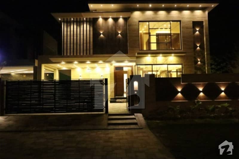 ڈی ایچ اے فیز 6 - بلاک بی فیز 6 ڈیفنس (ڈی ایچ اے) لاہور میں 5 کمروں کا 1 کنال مکان 5.75 کروڑ میں برائے فروخت۔