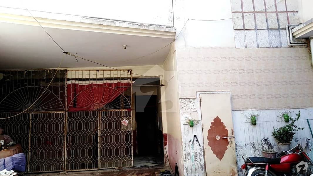 گلبرگ پشاور میں 7 کمروں کا 15 مرلہ مکان 4 کروڑ میں برائے فروخت۔