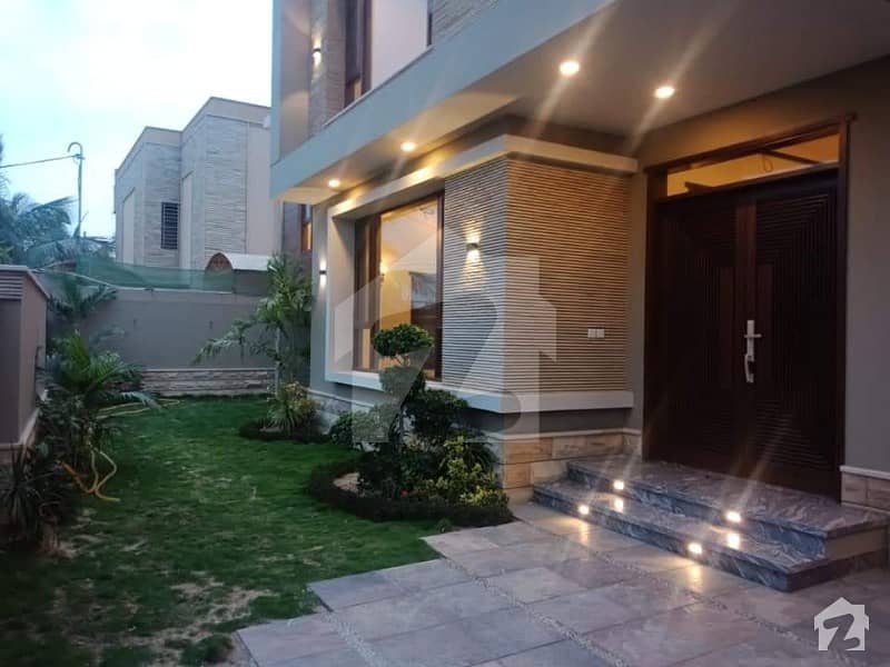 ڈی ایچ اے فیز 6 ڈی ایچ اے کراچی میں 6 کمروں کا 1.2 کنال مکان 16 کروڑ میں برائے فروخت۔