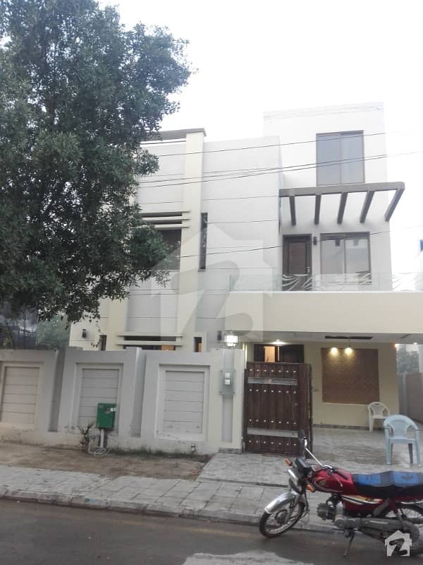 10 Marla Brand New House For Rent In Iqbal Block Of Bahria Town Lahore